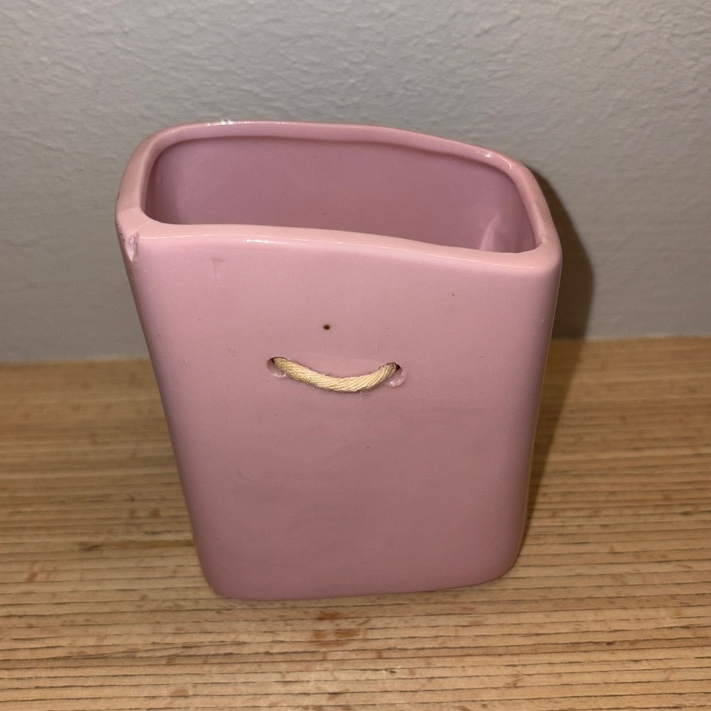 Vintage MId-Century Pink Ceramic/ Black Poodle Hanging Wall Pocket - Picture 3 of 7